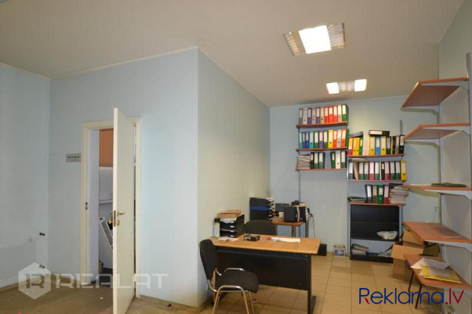 Iznomā biroja telpas , sadalītas divos stāvos   +  1. stāvs 110 m2. gaišas , plašas telpas Rīga - foto 14