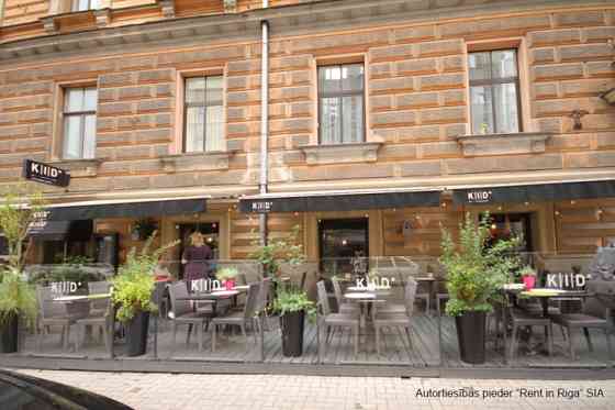 Nomai tiek piedāvātas restorāna telpas ar visām nepieciešamajām komunikācijām pilsētas centrā ar lie Рига