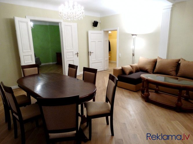 Tiek izīrēts 3 istabu mēbelēts dzīvoklis Rīgas centrā. Dzīvoklis ir plašs un kluss ar Rīga - foto 10