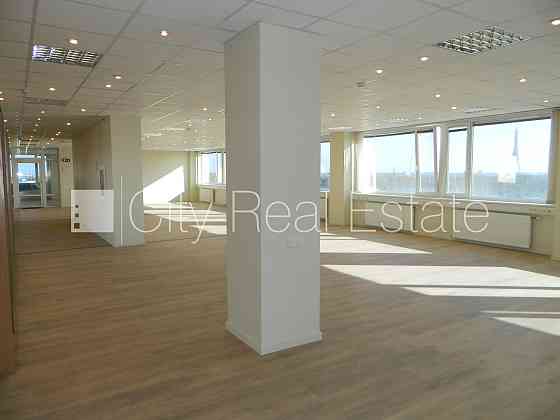 Additional information: http://www.cityreal.lv/en/real-estate/op/427243Front building, well-maintain Rīga