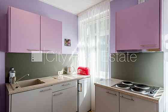 Additional information: http://www.cityreal.lv/en/real-estate/op/429961Front building, well-maintain Rīga