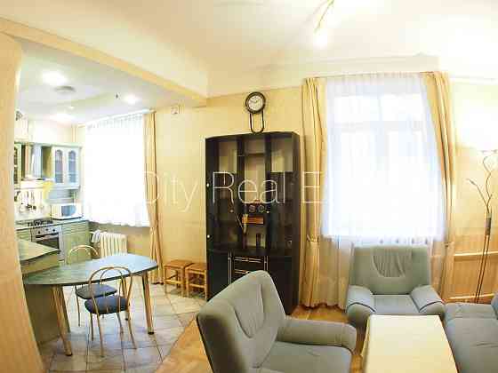 Additional information: http://www.cityreal.lv/en/real-estate/op/424184Front building, well-maintain Rīga