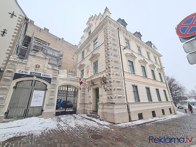 Fasādes māja, renovēta māja, ieeja no ielas, kāpņu telpa pēc kapitālā remonta, logi Rīga - foto 12