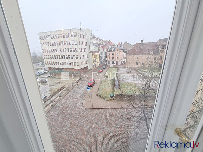 Fasādes māja, renovēta māja, ieeja no ielas, kāpņu telpa pēc kapitālā remonta, logi Rīga - foto 6