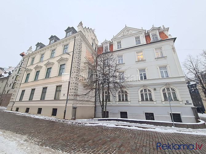 Fasādes māja, renovēta māja, ieeja no ielas, kāpņu telpa pēc kapitālā remonta, logi Rīga - foto 14