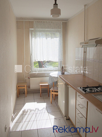 Fasādes māja, labiekārtota apzaļumota teritorija, iežogota teritorija, ieeja no pagalma, logi Rīga - foto 10
