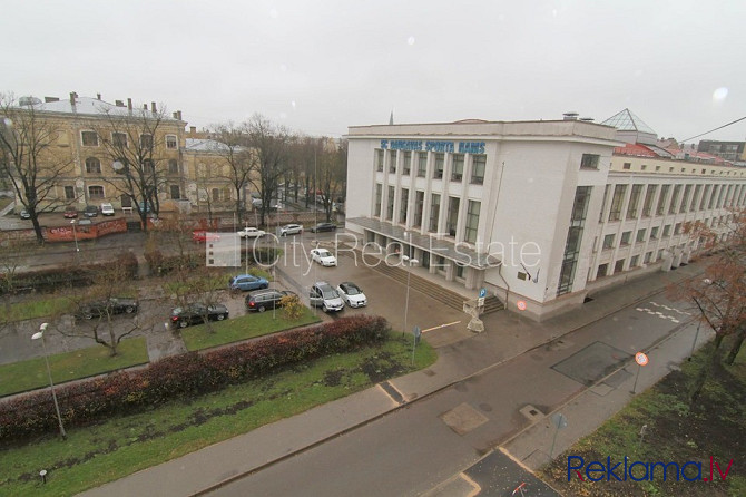 Pagalma māja, renovēta māja, ieeja no ielas, kāpņu telpa pēc kapitālā remonta, logi vērsti Rīga - foto 5