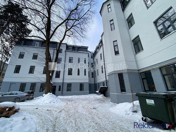 Pagalma ēka, renovēta māja, slēgts pagalms, ieeja no pagalma, kāpņu telpa pēc kapitālā Rīga - foto 9