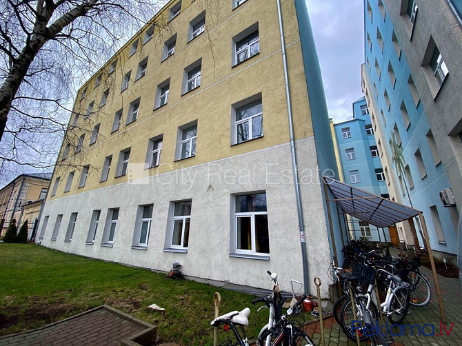 Pagalma ēka, renovēta māja, labiekārtots apzaļumots pagalms, slēgts pagalms, ieeja no Rīga - foto 6