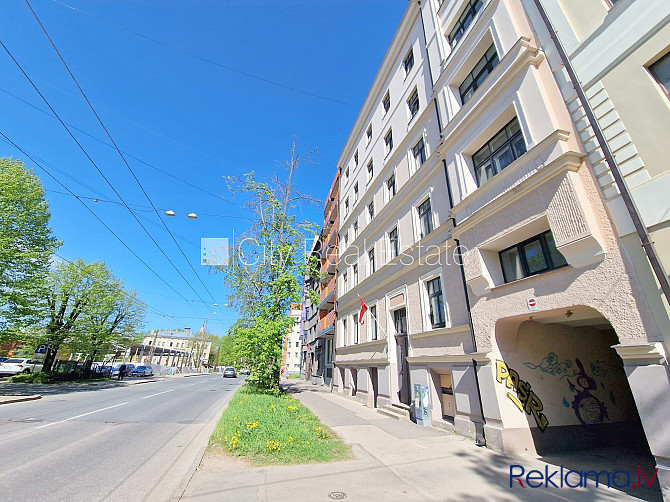 Fasādes māja, renovēta māja, vieta automašīnai, ieeja no pagalma, mansards, kāpņu telpa Rīga - foto 19