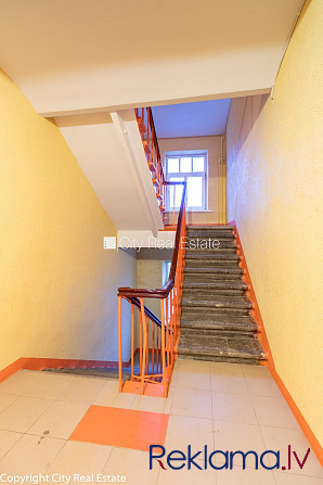 Fasādes māja, renovēta māja, vieta automašīnai, ieeja no pagalma, mansards, kāpņu telpa Rīga - foto 14