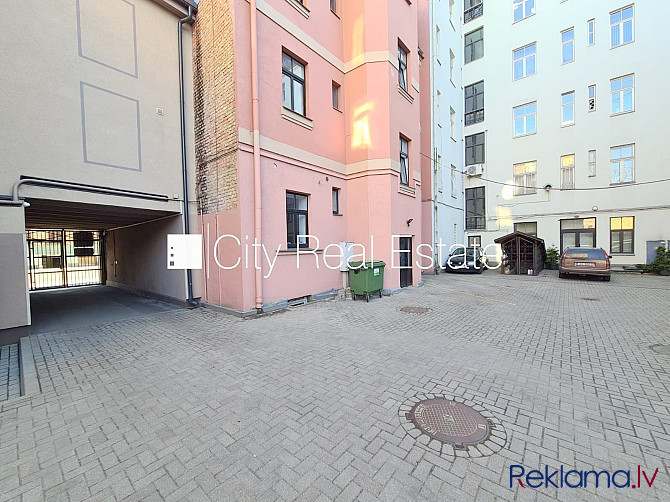 Fasādes māja, renovēta māja, slēgts pagalms, ieeja no ielas un pagalma, kāpņu telpa pēc Rīga - foto 18
