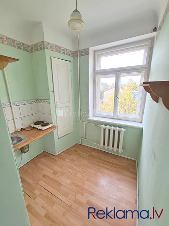 Fasādes māja, renovēta māja, ieeja no ielas, kāpņu telpa pēc kosmētiskā remonta, logi Rīga - foto 9