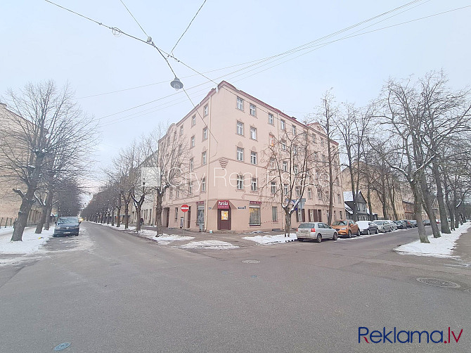 Fasādes māja, renovēta māja, ieeja no ielas, kāpņu telpa pēc kosmētiskā remonta, logi Rīga - foto 17