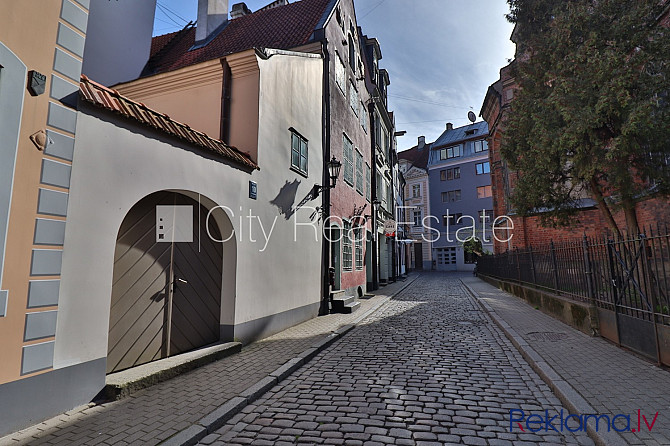 Renovēta māja, slēgta teritorija, ieeja no ielas un pagalma, kāpņu telpa pēc kapitālā Rīga - foto 15