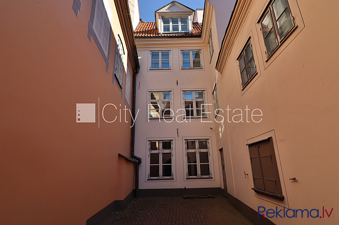 Renovēta māja, slēgta teritorija, ieeja no ielas un pagalma, kāpņu telpa pēc kapitālā Rīga - foto 13
