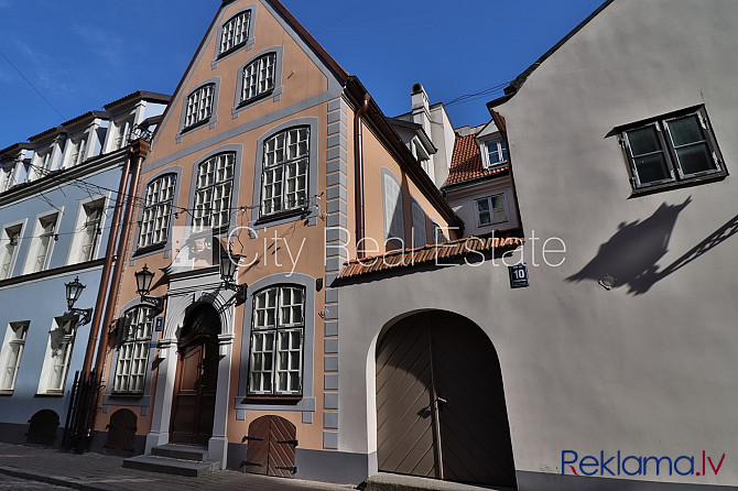 Реновированный дом, закрытая территория, вход с улицы и со двора, лестничная Рига - изображение 14