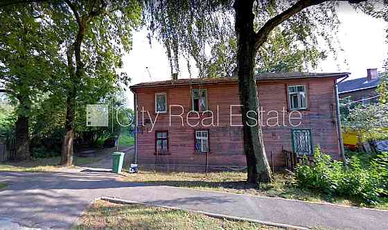 Земля в собственности, зеленая территория 1832 м2, разрешено строить трёхэтажное , Rīga