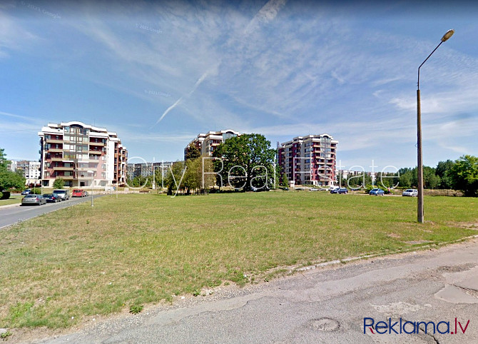 Zeme īpašumā, dzīvokļu skaits ēkā  128 gab., zaļā teritorija 5131 m2, saskaņā ar Rīga - foto 1