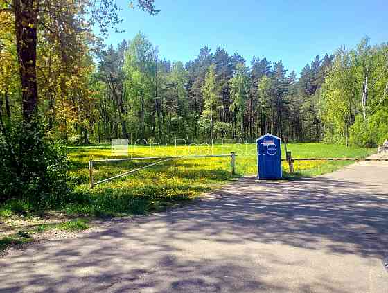 Земля в собственности, благоустроенная озеленённая территория 1200 м2, лес, Rīga