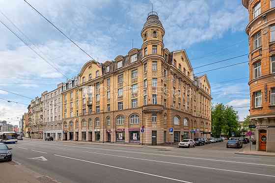 Земля в собственности, новостройка, фасадный дом, благоустроенная озеленённая Rīga