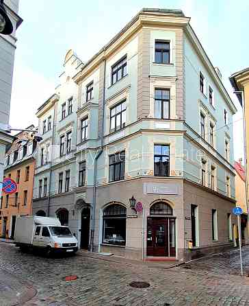 Земля в собственности, фасадный дом, реновированный дом, поменянное покрытие Rīga