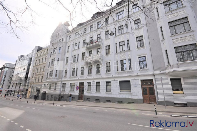 Fasādes māja, renovēta māja, ieeja no ielas, ir lifts, kāpņu telpa pēc kapitālā remonta, Rīga - foto 10