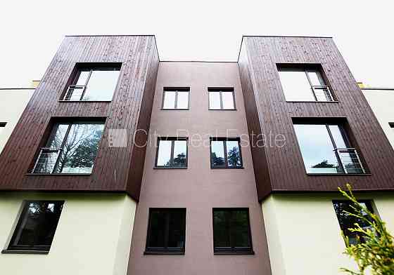 Новостройка, количество квартир в здании 12 шт., благоустроенный озеленённый двор, Юрмала