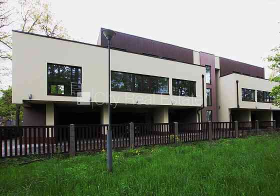 Новостройка, количество квартир в здании 12 шт., благоустроенный озеленённый двор, Jūrmala