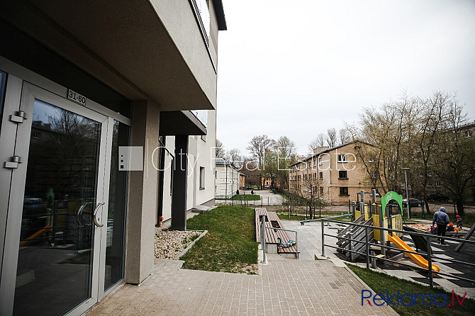 Jaunceltne, labiekārtota apzaļumota teritorija, slēgta teritorija, vieta automašīnai, pagalmā Rīga - foto 12