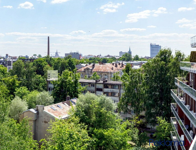 Fasādes māja, renovēta māja, labiekārtots apzaļumots pagalms, teritorijas iebrauktuves vārti Rīga - foto 18