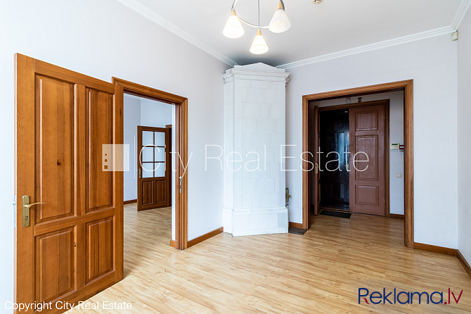 Fasādes māja, viena kvadrātmetra apsaimniekošanas maksa mēnesī  0,43 EUR, ieeja no ielas un Rīga - foto 3