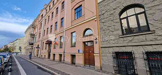 Фасадный дом, реновированный дом, кирпичные стены, фасад с декоративной Rīga