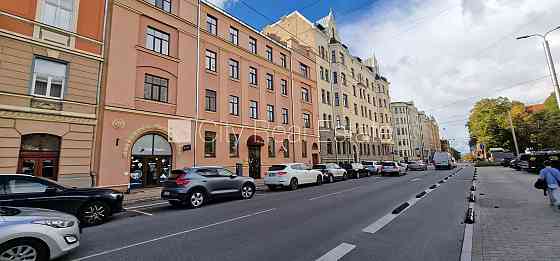 Фасадный дом, реновированный дом, кирпичные стены, фасад с декоративной Rīga