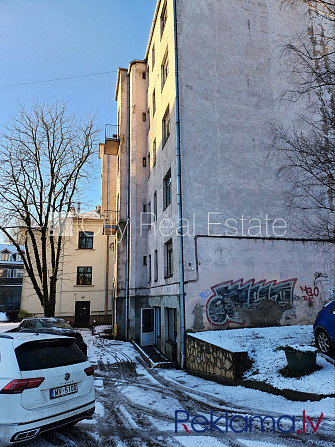 Fasādes māja, vieta automašīnai, ieeja no pagalma, logi vērsti mājas abās pusēs, viena Rīga - foto 8
