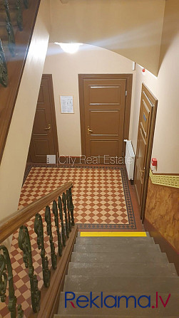 Jaunceltne, slēgts pagalms, ieeja no pagalma, ir lifts, divi balkoni 3 m2, terase 29,20 m2, logi Rīga - foto 15