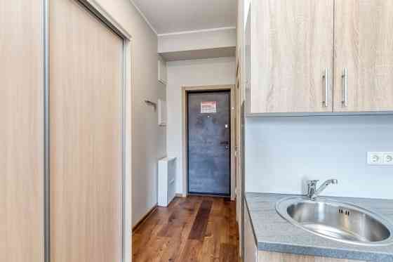 Available Now: Modern Studio Apartment in a Renovated Building  Step into a life of comfort and conv Рига