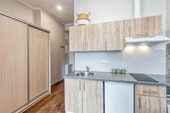 Available Now: Modern Studio Apartment in a Renovated Building  Step into a life of comfort and conv Рига