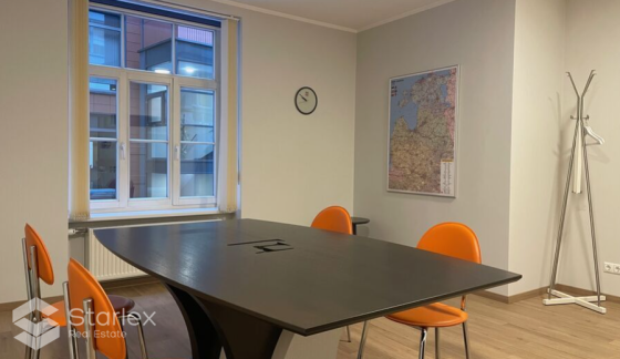 Предлагаем в аренду офисные помещения в отреставрированном здании в центре Риги, Rīga