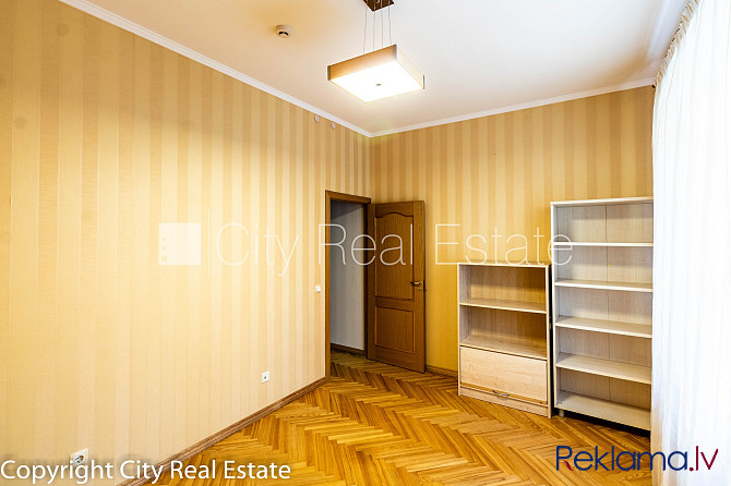 Fasādes māja, renovēta māja, ir lifts, kāpņu telpa pēc kapitālā remonta, guļamistabu Rīga - foto 9