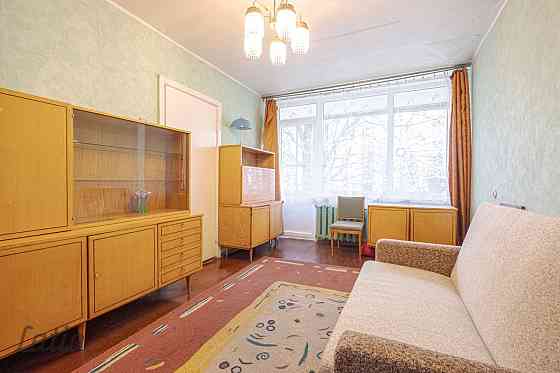 Pārdod divu izolētu istabu dzīvokli mājā, kas būvēta uz 103.sērijas ēkas bāzes 1972.gadā. Augstais,  Рига