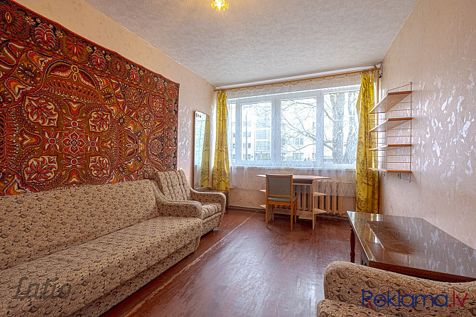 Pārdod divu izolētu istabu dzīvokli mājā, kas būvēta uz 103.sērijas ēkas bāzes Rīga - foto 1