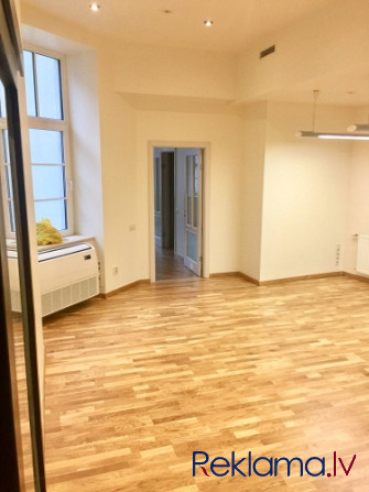 Biroja telpas renovētas jūgendstila ēkas 3.stāvā - a) telpu platība - 75 m2, b) telpas ir Rīga - foto 6