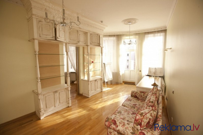 Tiek izīrēts ekskluzīvs dzīvoklis Vecrīgā, dzīvoklis sastāv no divām dzīvojamām istabām, kur no vien Рига - изображение 3