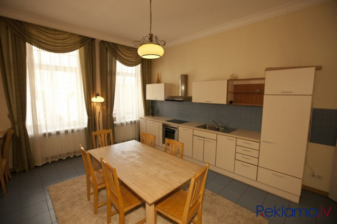 Tiek izīrēts ekskluzīvs dzīvoklis Vecrīgā, dzīvoklis sastāv no divām dzīvojamām Rīga - foto 2