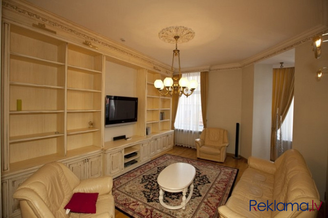 Tiek izīrēts ekskluzīvs dzīvoklis Vecrīgā, dzīvoklis sastāv no divām dzīvojamām istabām, kur no vien Рига - изображение 1