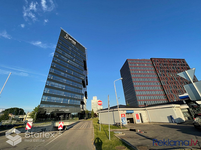 Iznomā gaišas biroja telpas ar balkonu pēc kapitālā remonta Rīgas centrā, Stabu ielā 47 Rīga - foto 11