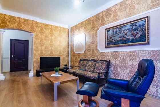 For rent a spacious apartment in the very center of Riga. Fully furnished and equipped.   Layout: 3  Рига