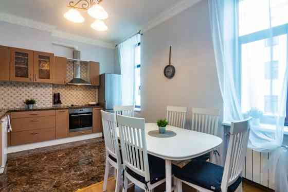 For rent a spacious apartment in the very center of Riga. Fully furnished and equipped.   Layout: 3  Rīga