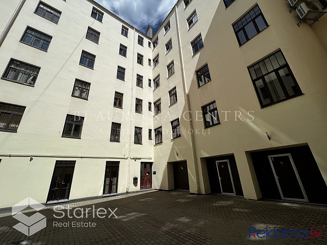 Iznomā gaišas biroja telpas ar balkonu pēc kapitālā remonta Rīgas centrā, Stabu ielā 47 Rīga - foto 14